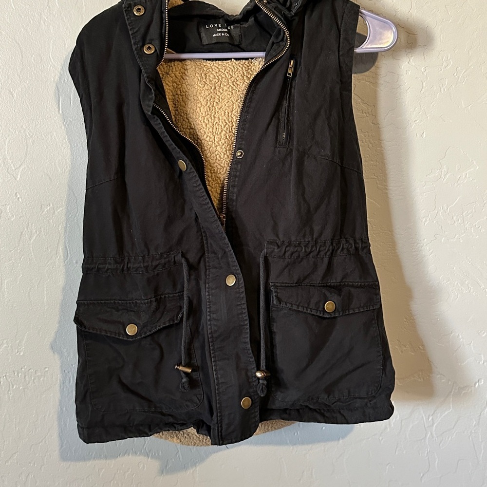 Love Tree Black Hooded Sherpa-Lined Vest